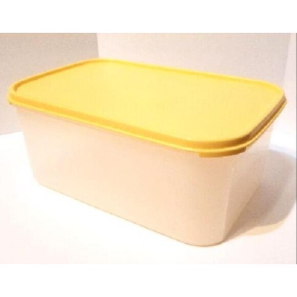 Tupperware Modular Mates Rectangular Container 18 cups 1609-2 Yellow Lid NIP - Picture 1 of 1